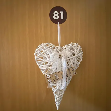 Adler 81 Διαμέρισμα